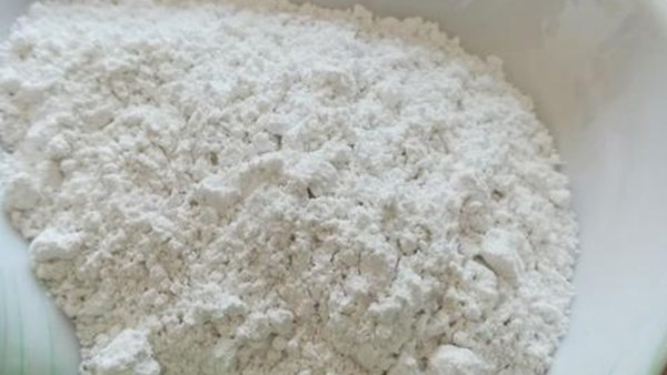 轻质碳酸钙是重要的基本化工原料吗